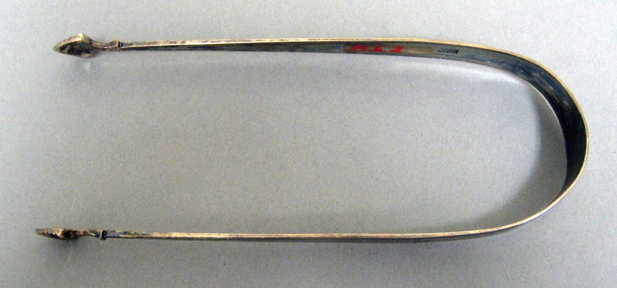 2006.0006.002 Silver Tongs view 1