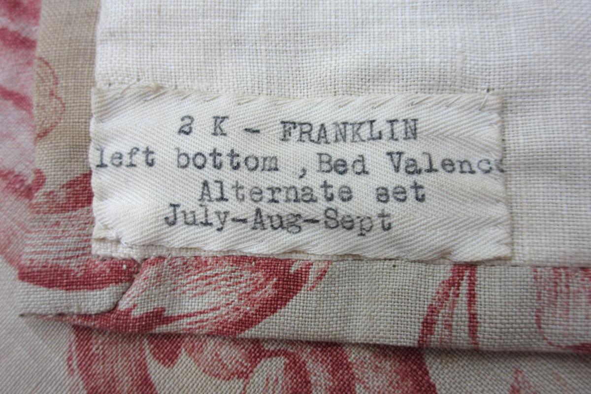 1956.0614.005 Bed Hanging label 1