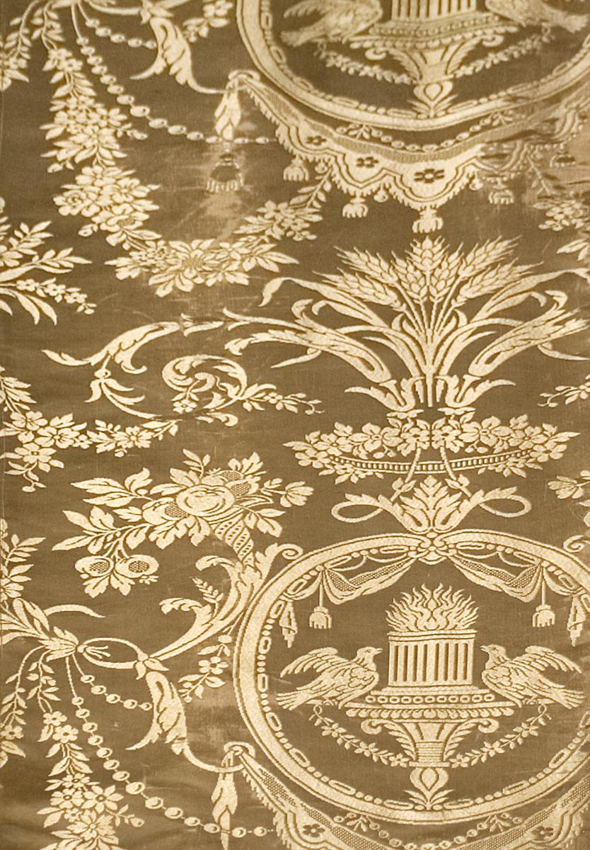 1956.0616.002 B Window Hanging, Side Curtain, Pattern Repeat - Oblique View