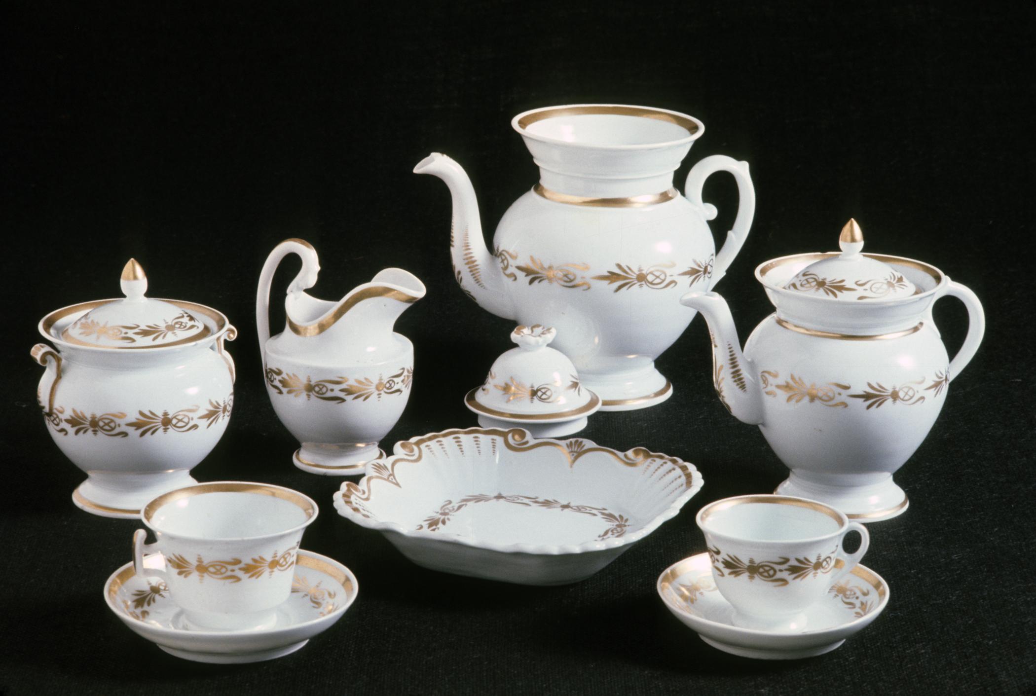1957.0009.001 A, B; .002 A, B; .003 A, B; .004; .008; .015; .029; .037; .043 Tea Service