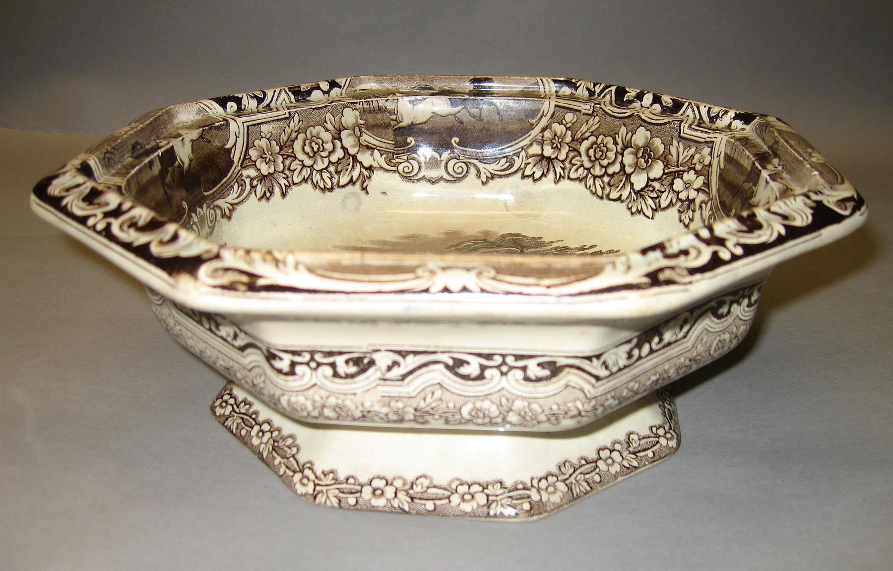 2006.0010.007 Bowl (side view)