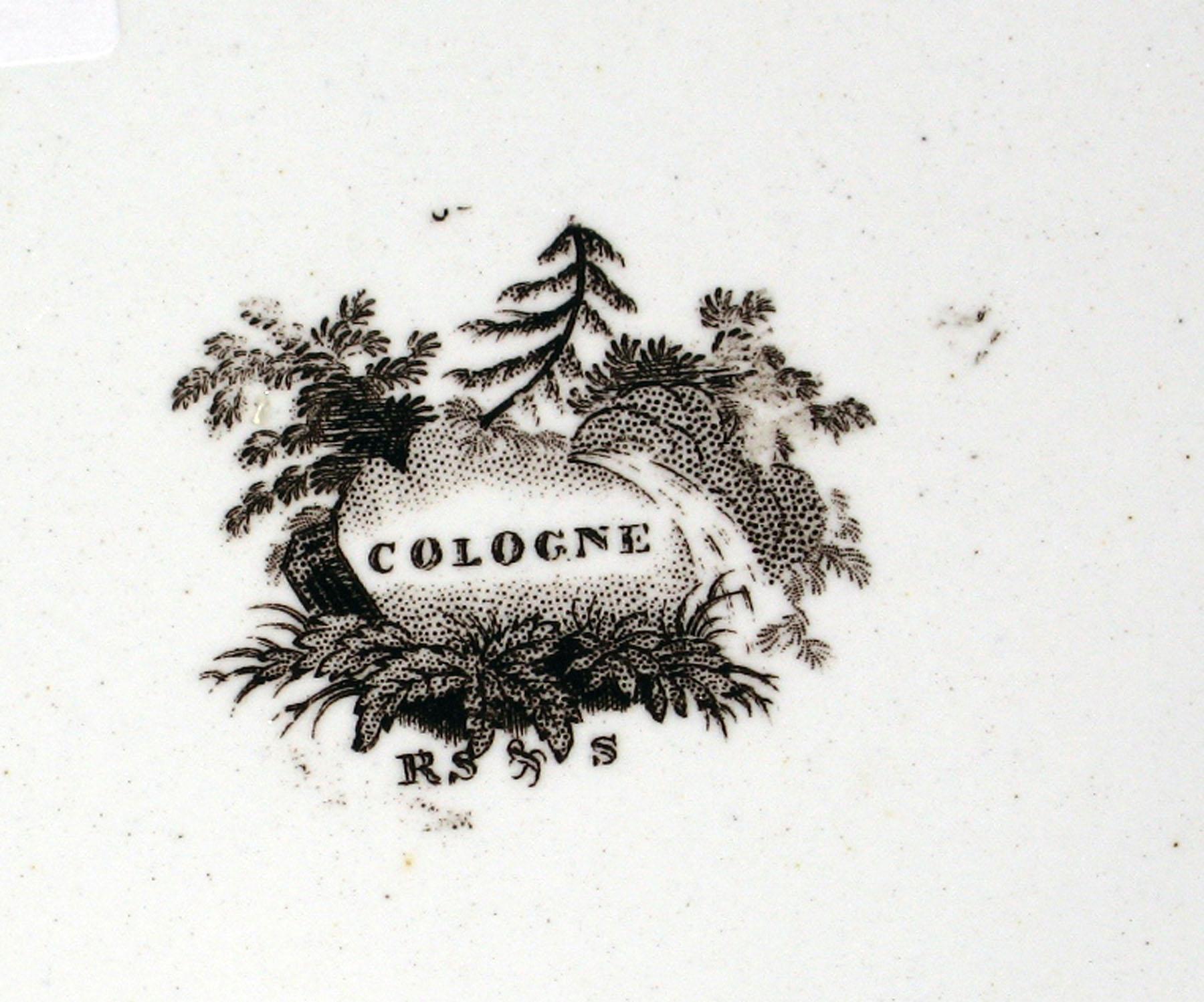 2006.0010.010 Earthenware plate, detail