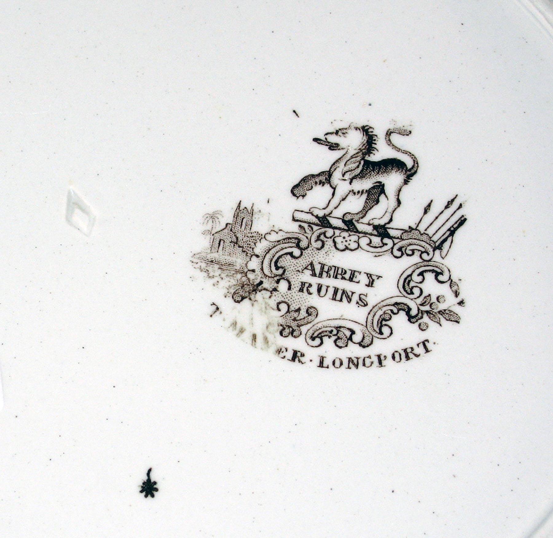 2006.0010.012 Earthenware plate, detail