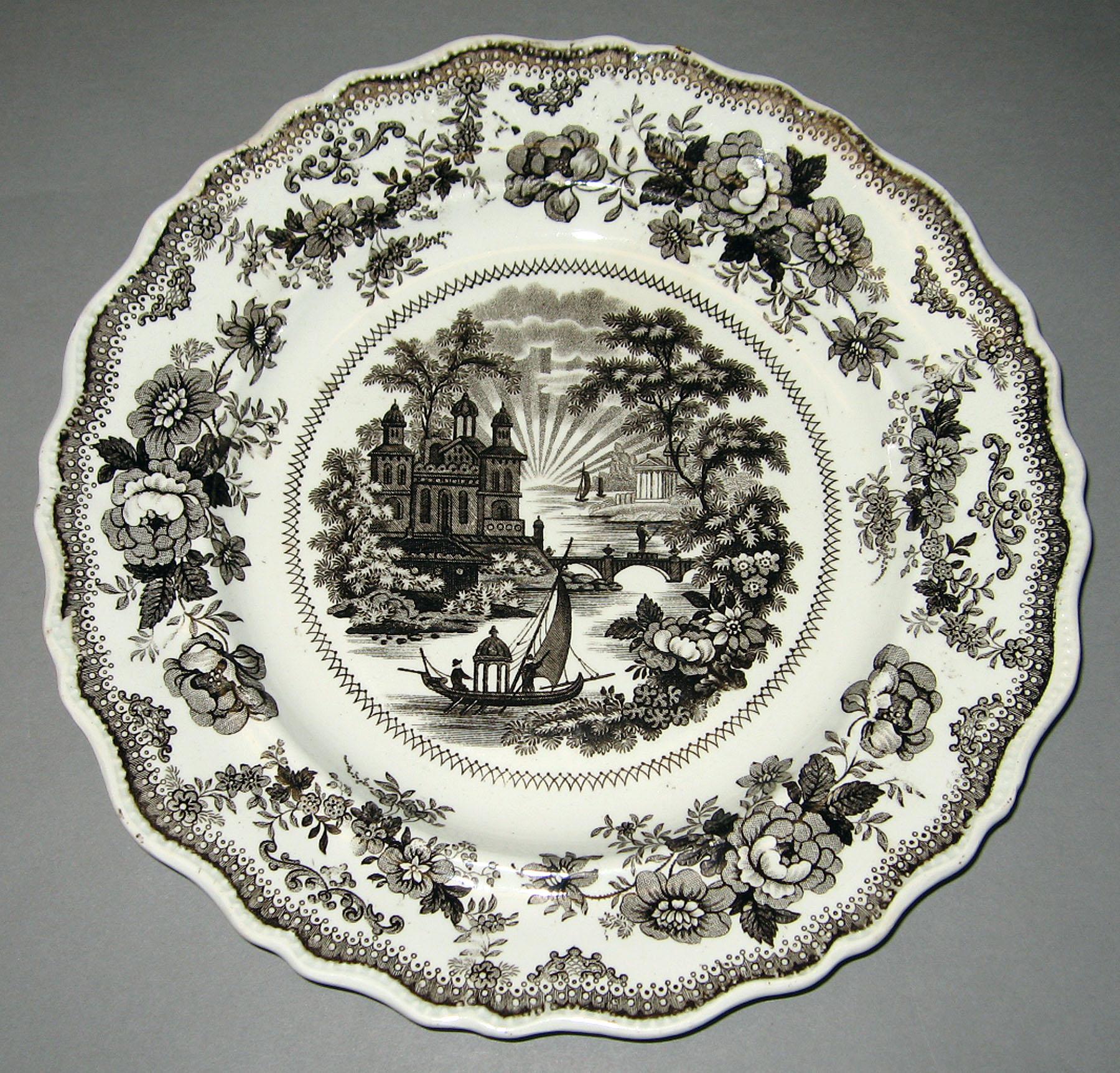 2006.0010.017 Earthenware plate