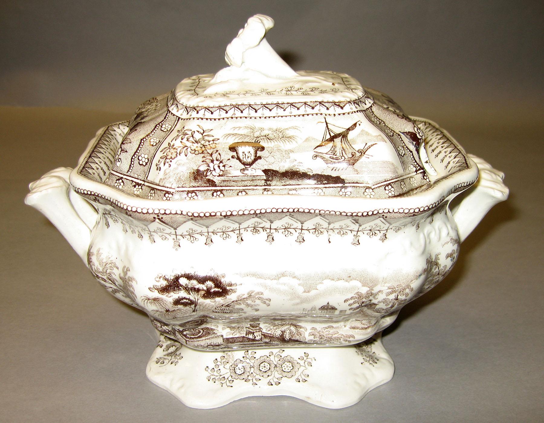 2006.0010.013 A, B Sugar bowl and cover