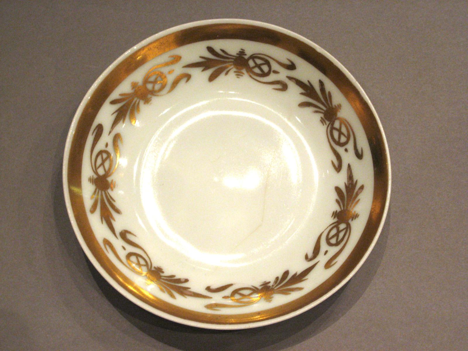 1957.0009.013 Saucer
