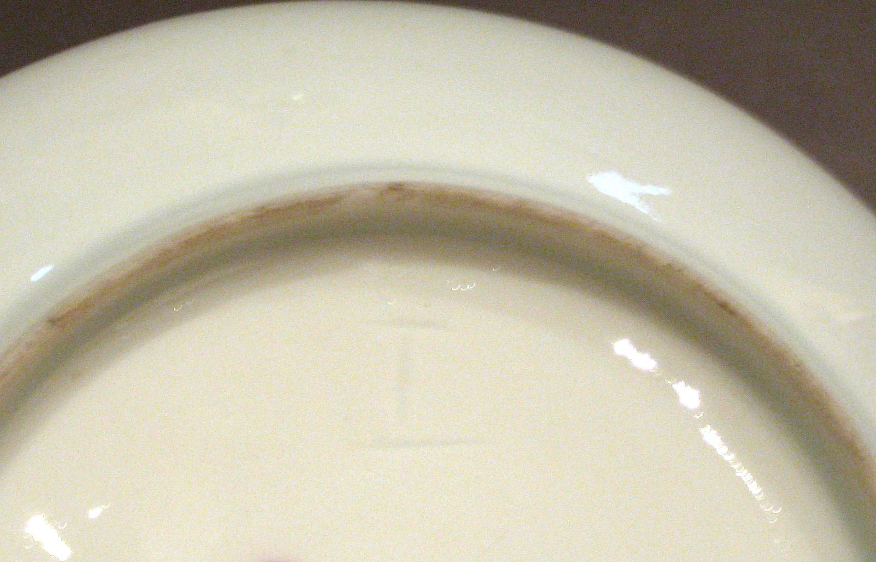 1957.0009.015 Saucer (mark).