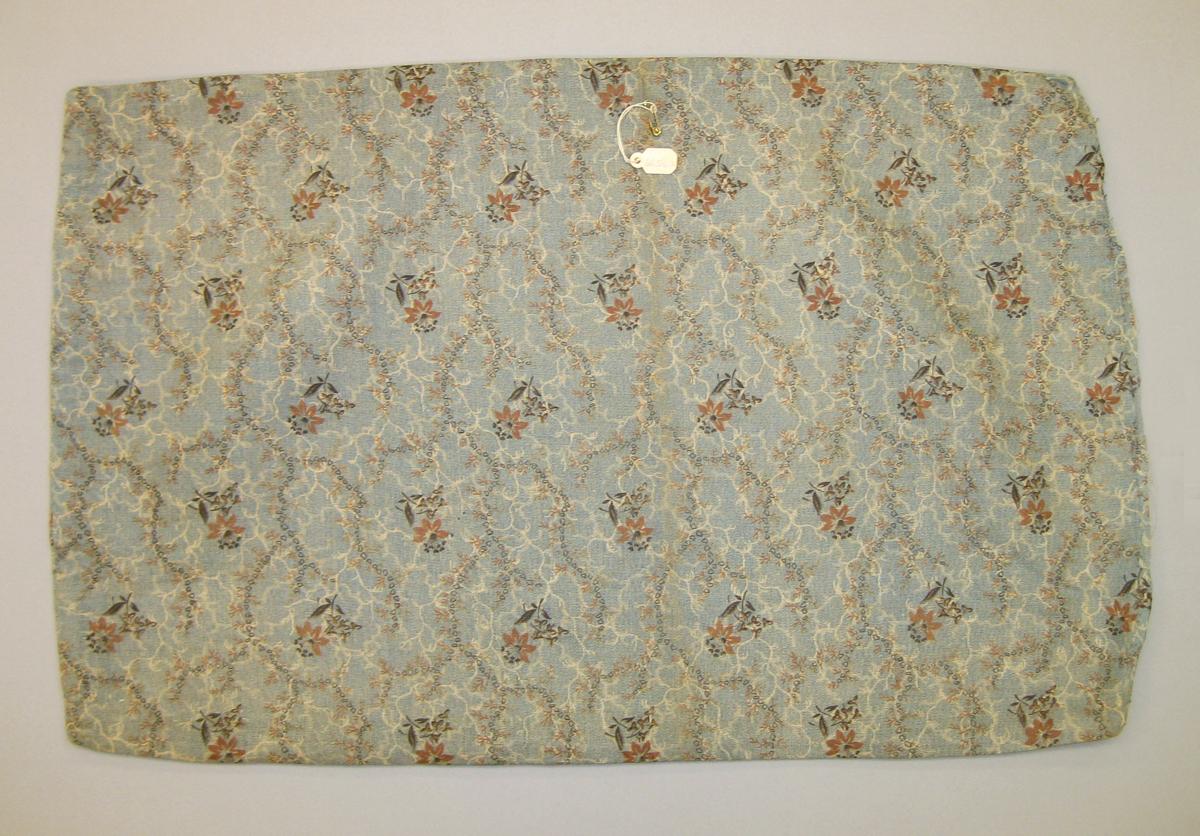 1966.0516.002 Cushion, pillow reverse