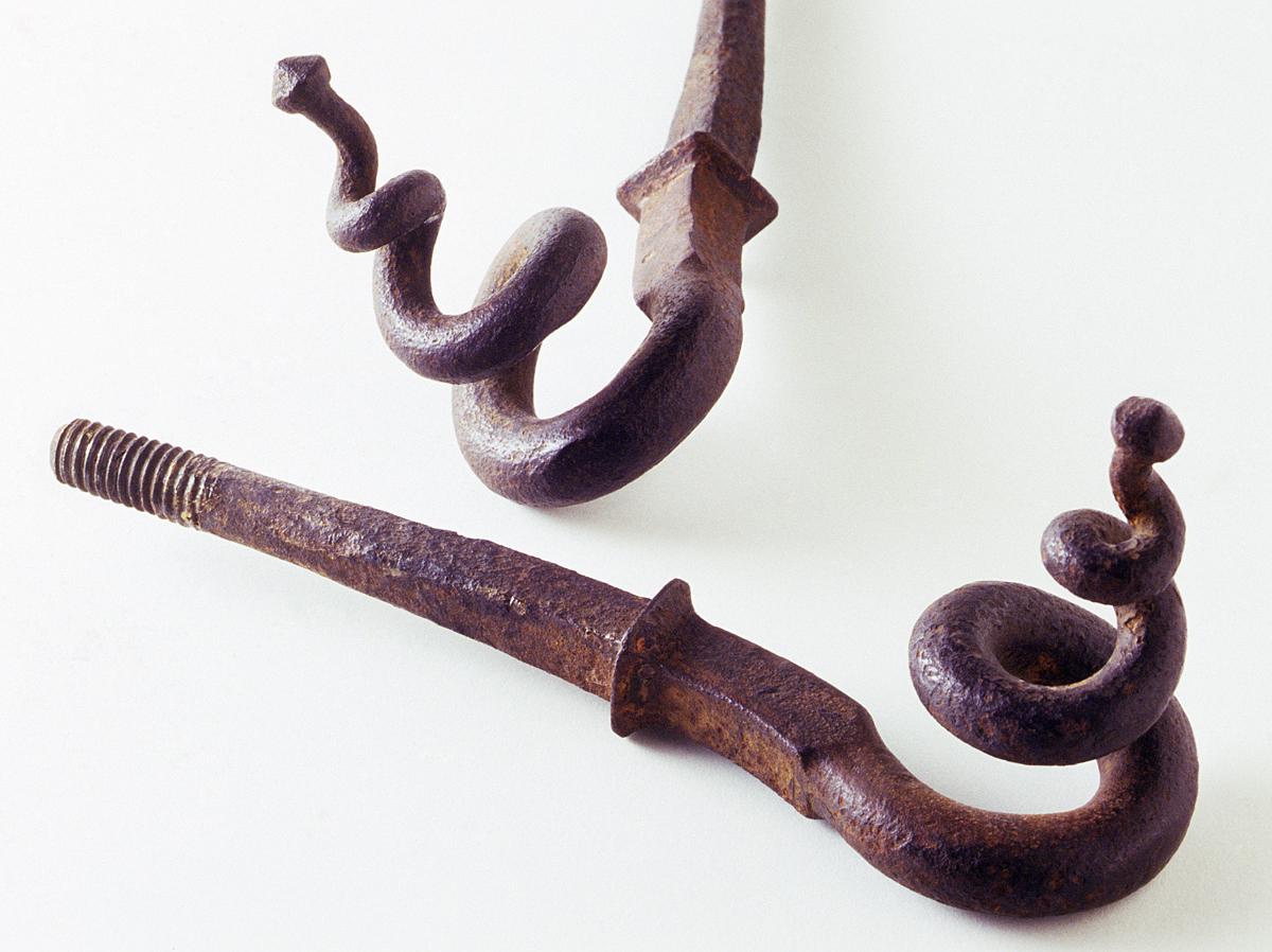 1966.0549.001,.002 Chain Holders