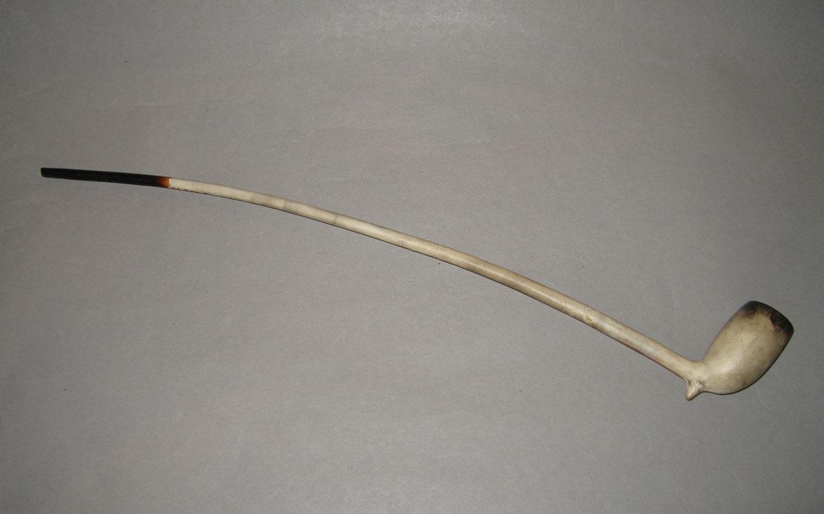 1966.0552.002 Pipe