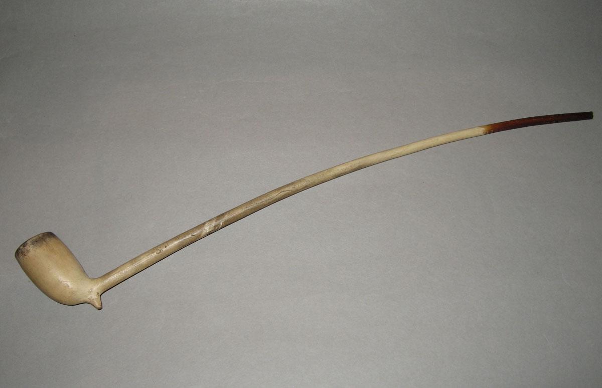 1966.0552.003 Pipe