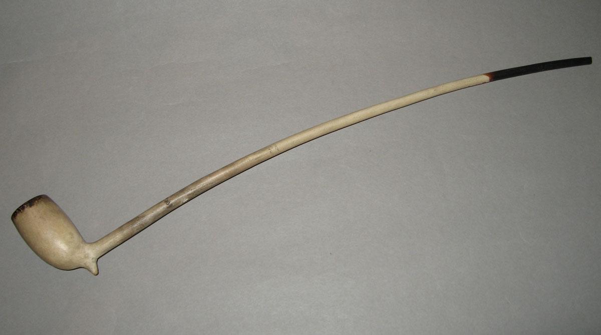 1966.0552.004 Pipe