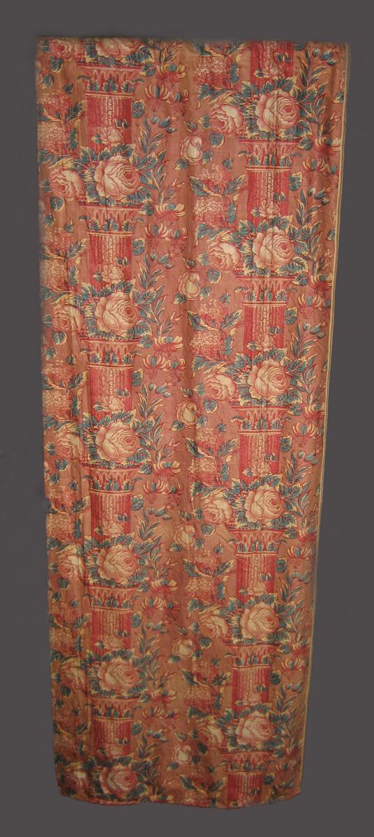 1966.0562 D Side Curtain