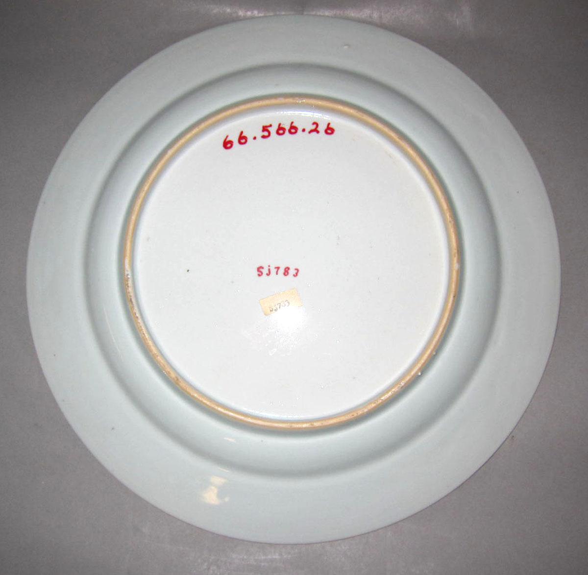 1966.0566.026 Porcelain plate underside