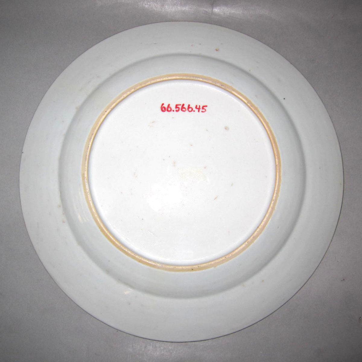 1966.0566.045 Porcelain plate underside