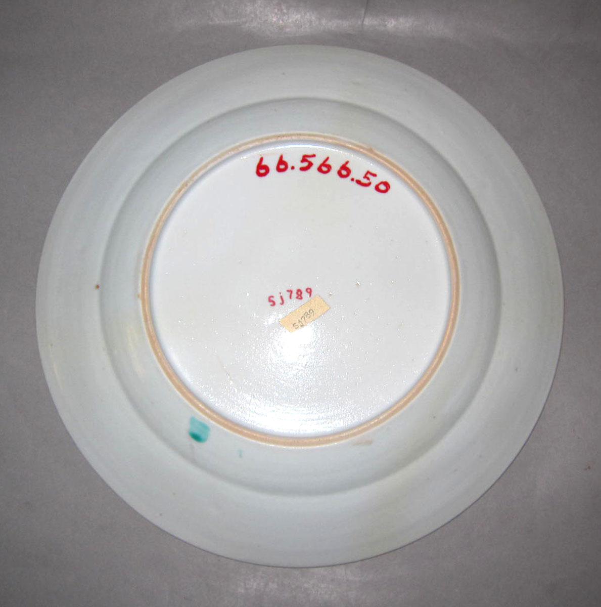 1966.0566.050 Porcelain plate underside