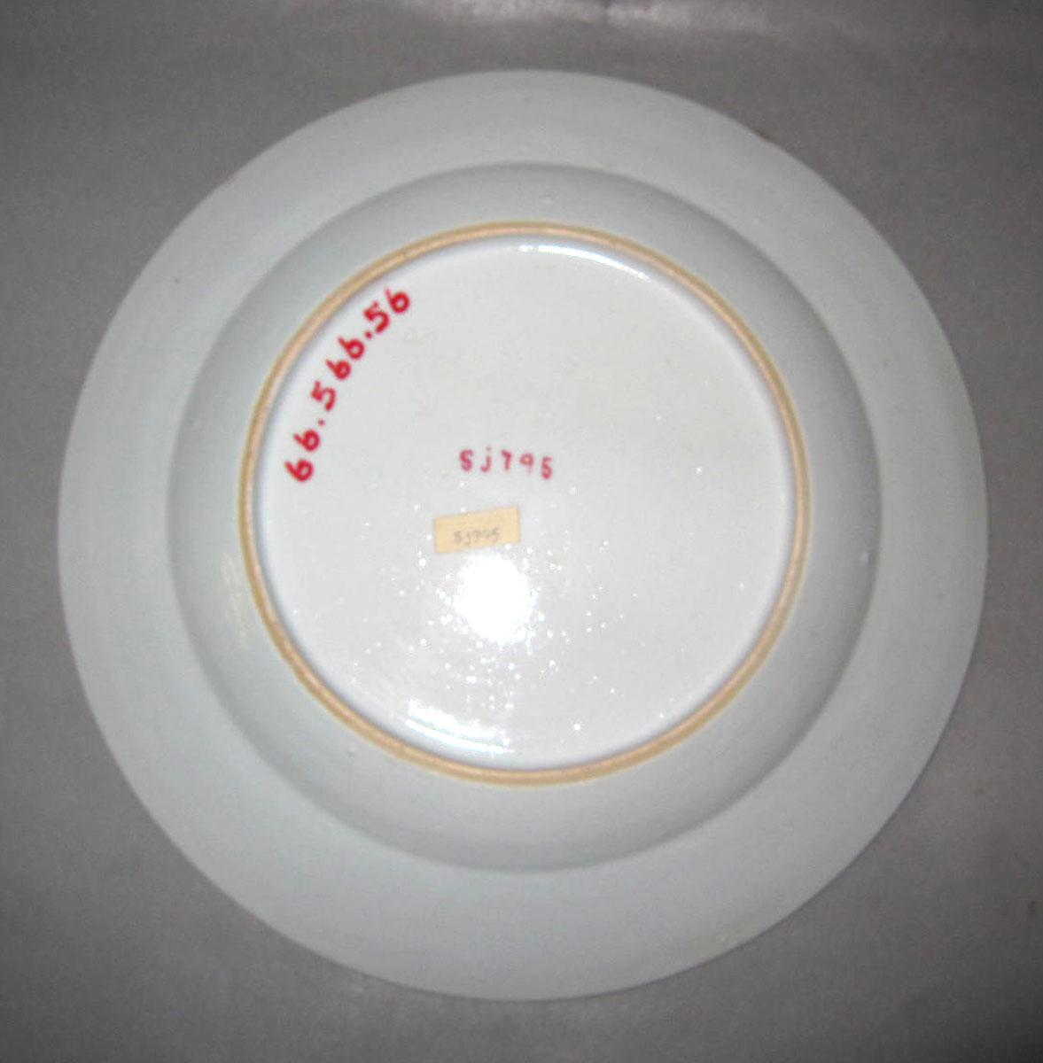 1966.0566.056 Porcelain plate underside