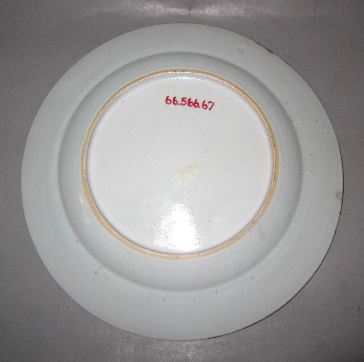 1966.0566.067 Porcelain plate underside
