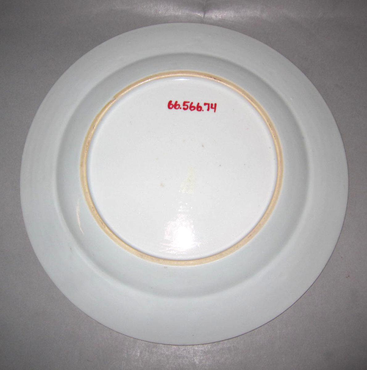 1966.0566.074 Porcelain plate underside