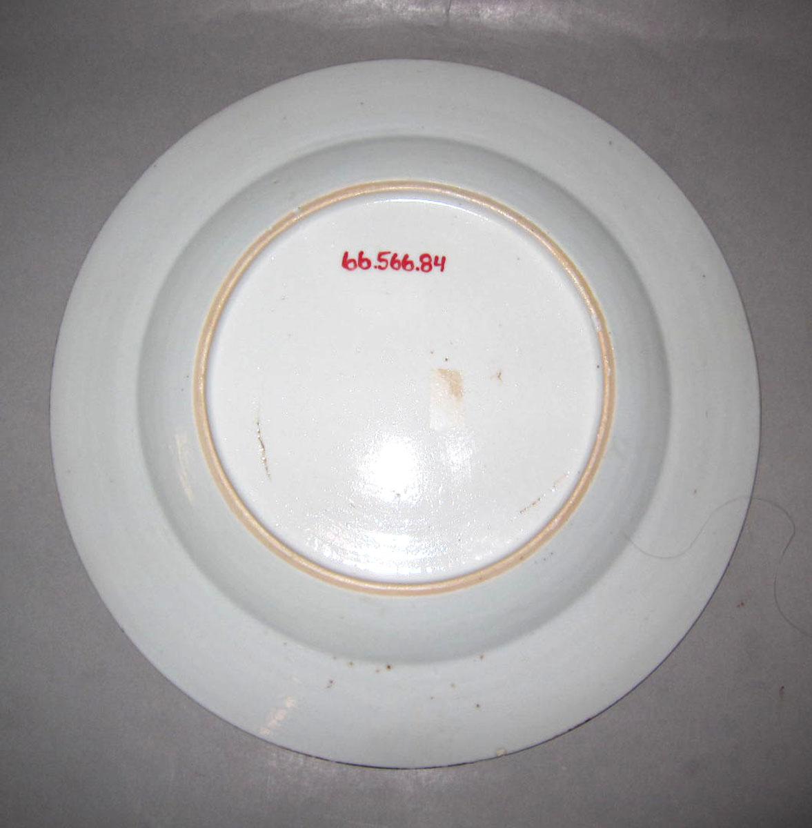1966.0566.084 Porcelain plate underside