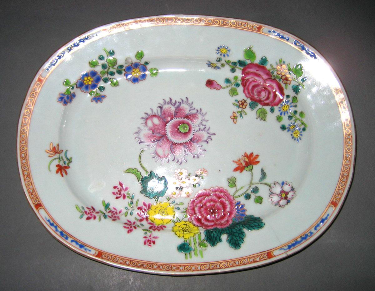 1966.0566.116 Porcelain Tureen Stand