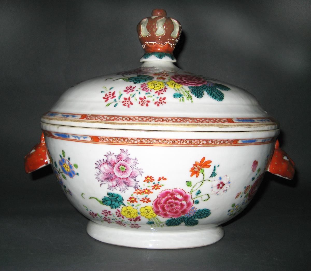 1966.0566.130 A, B Tureen view 1