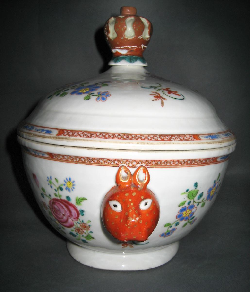 1966.0566.130 A, B Tureen view 3