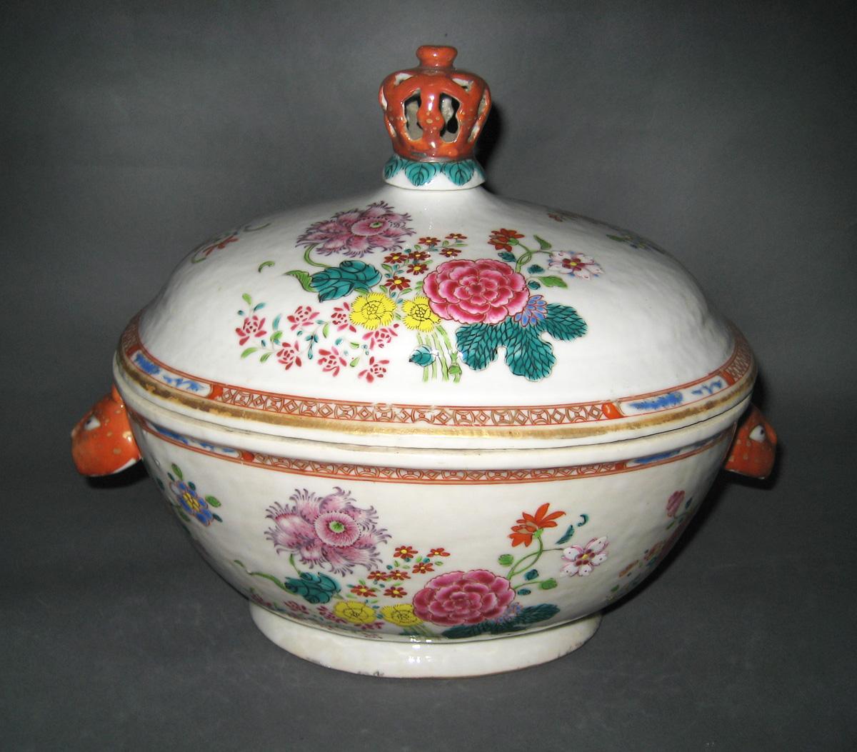 1966.0566.131 A, B Tureen view 1