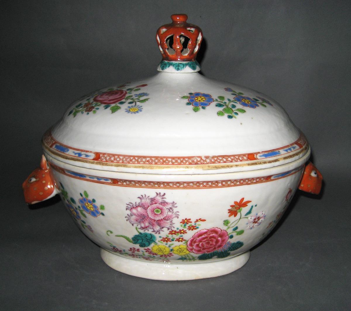 1966.0566.131 A, B Tureen view 2