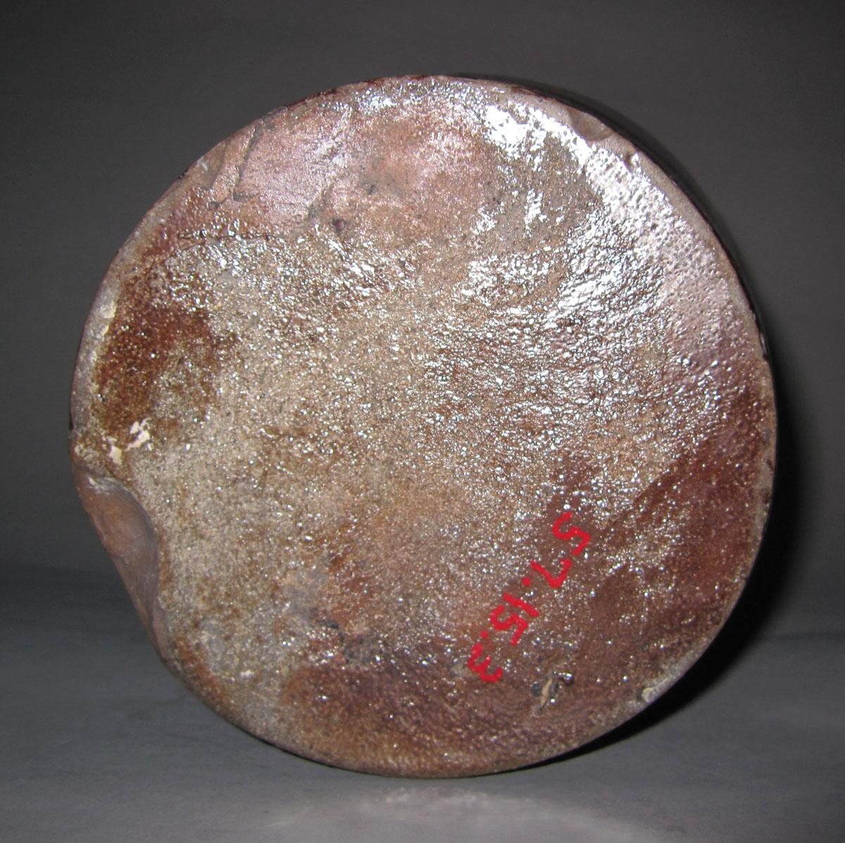 1957.0015.003 Stoneware jar underside