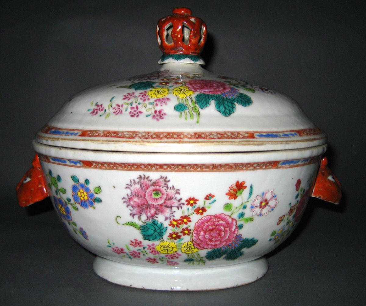 1966.0566.132 A, B Porcelain Tureen