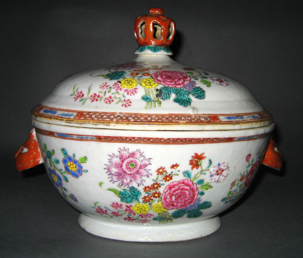 1966.0566.133 A, B Porcelain Tureen