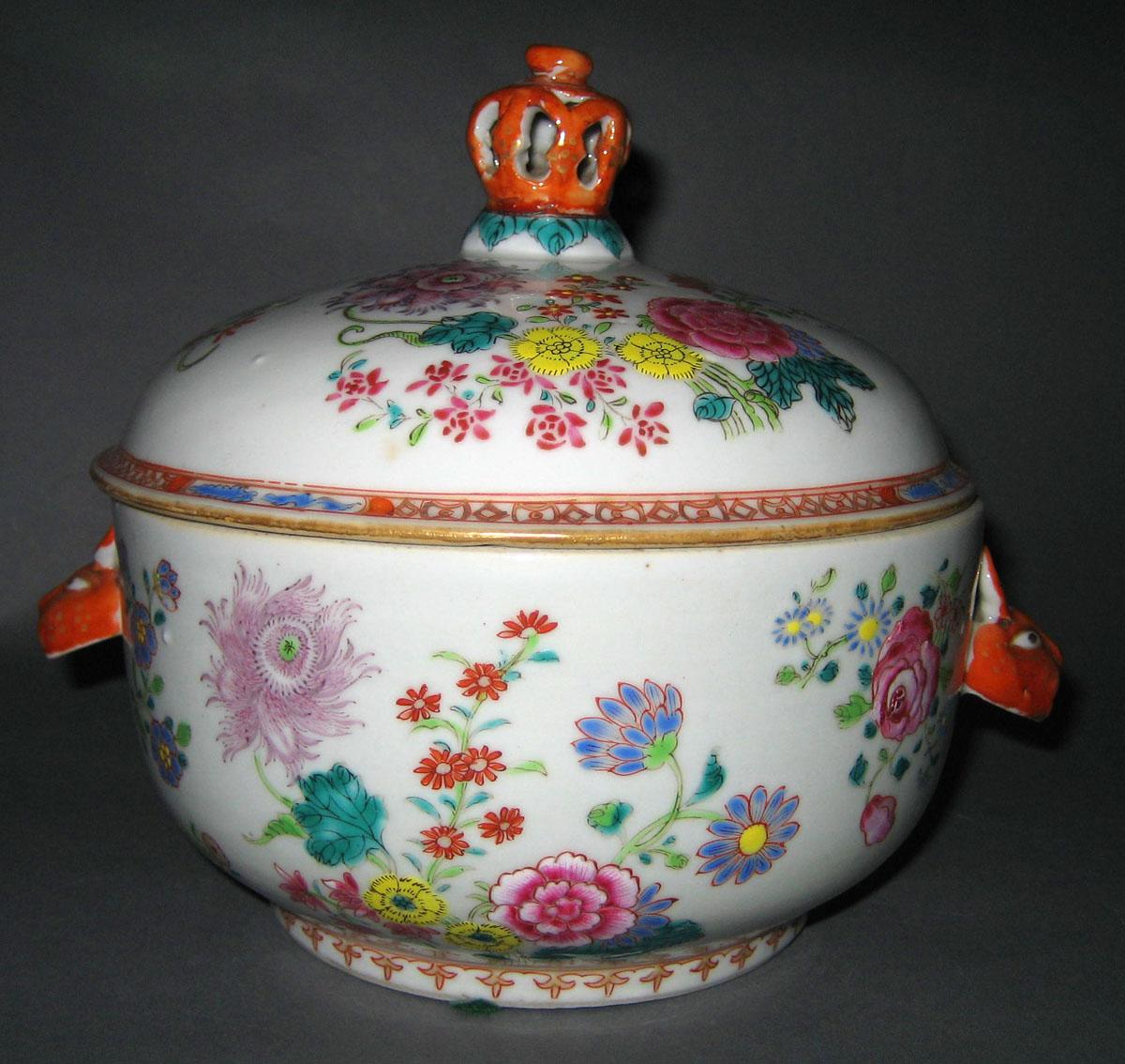 1966.0566.137 A, B Porcelain Tureen view 1