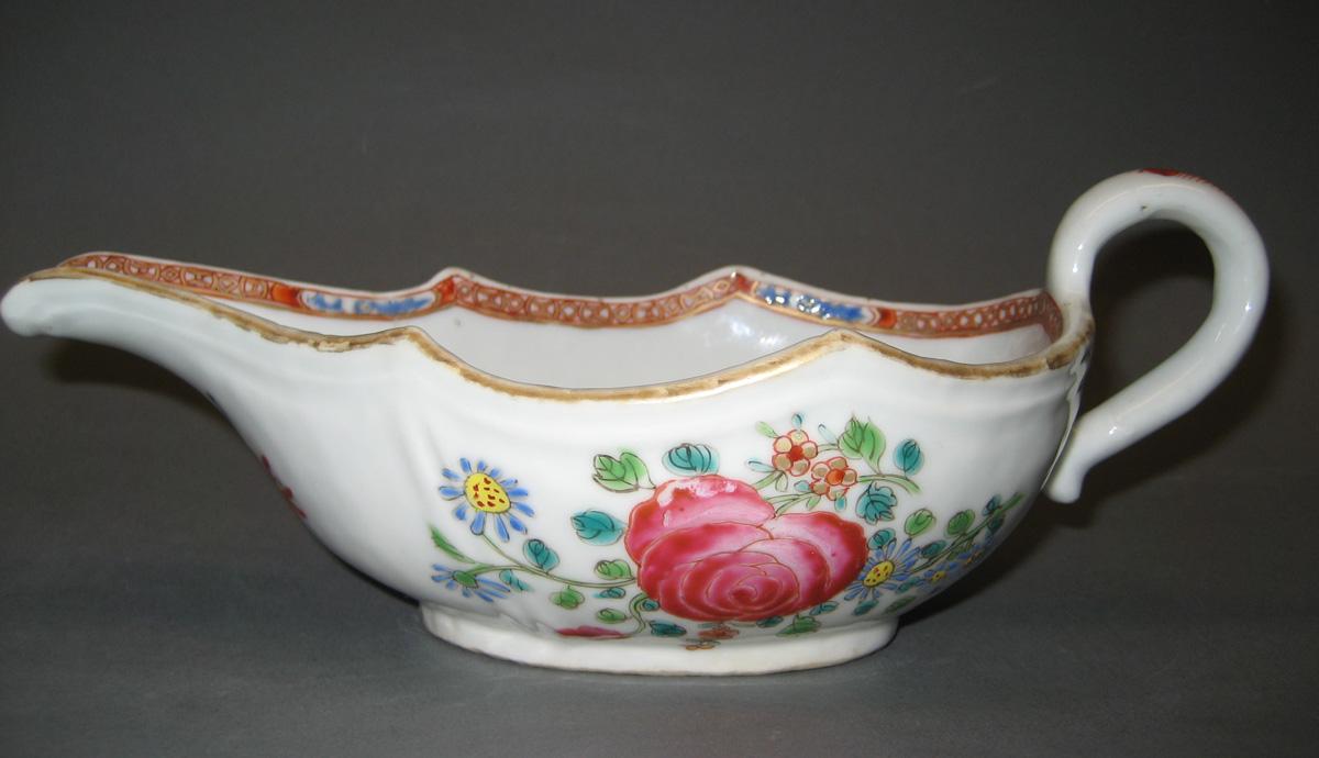 1966.0566.140 Sauce Boat side 1
