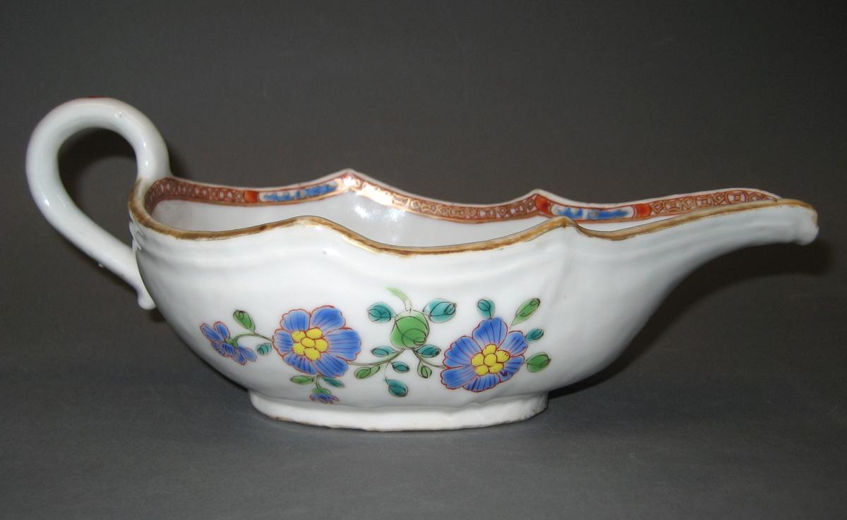 1966.0566.140 Sauce Boat side 2