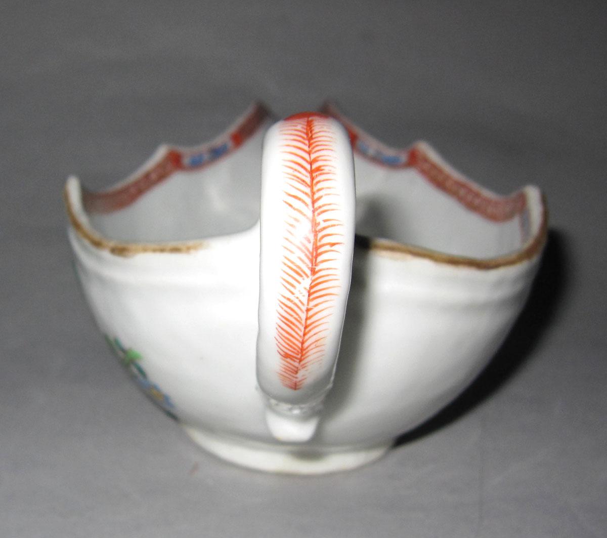 1966.0566.140 Porcelain sauceboat handle