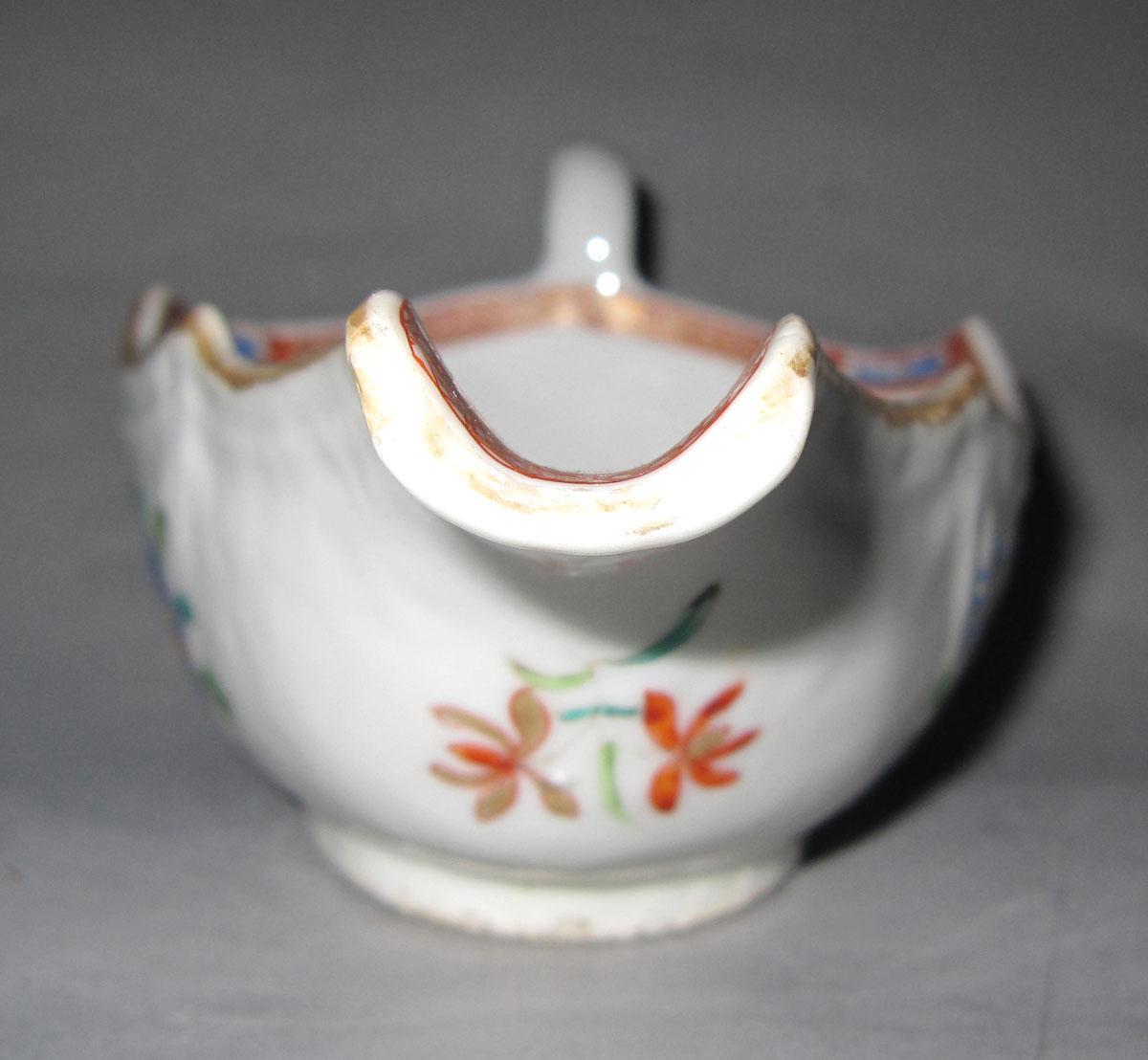 1966.0566.140 Porcelain sauceboat spout