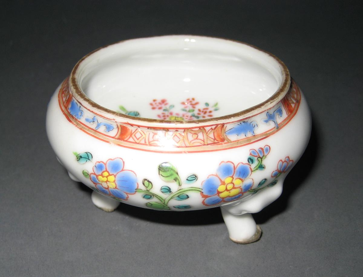 1966.0566.147 Salt Cellar Side 3