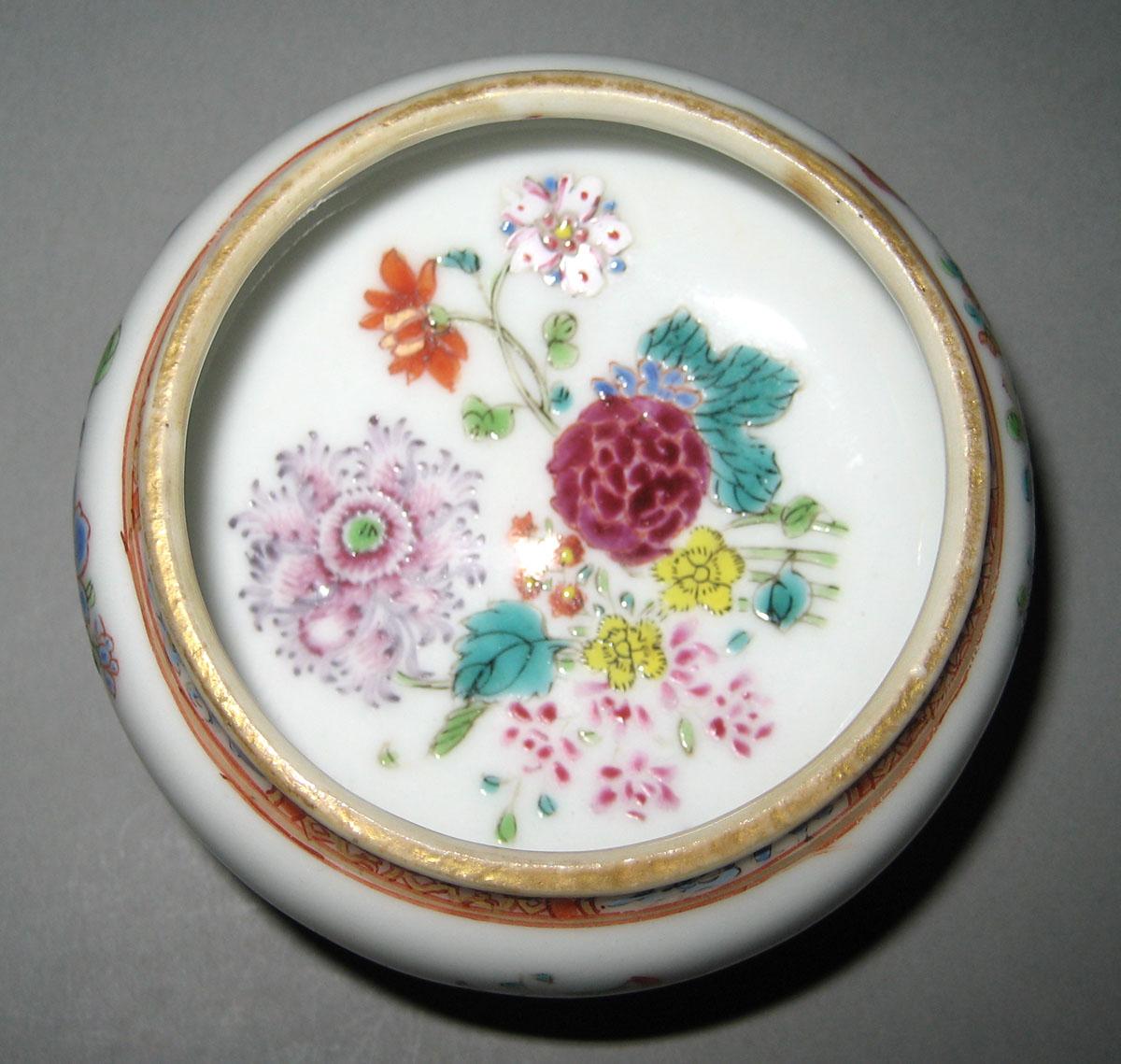 1966.0566.149 Porcelain Salt Cellar interior