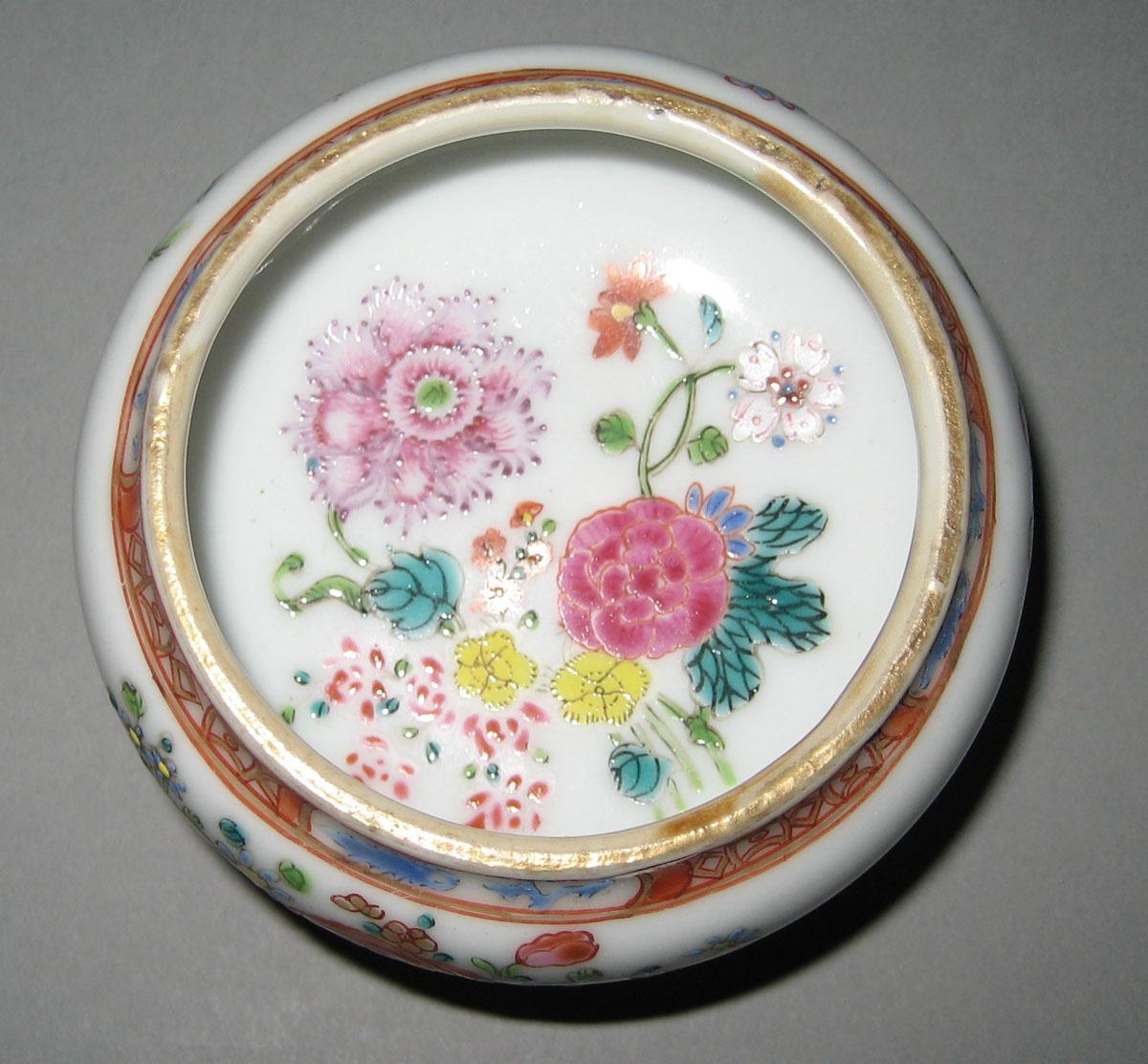 1966.0566.150 Porcelain Salt Cellar interior