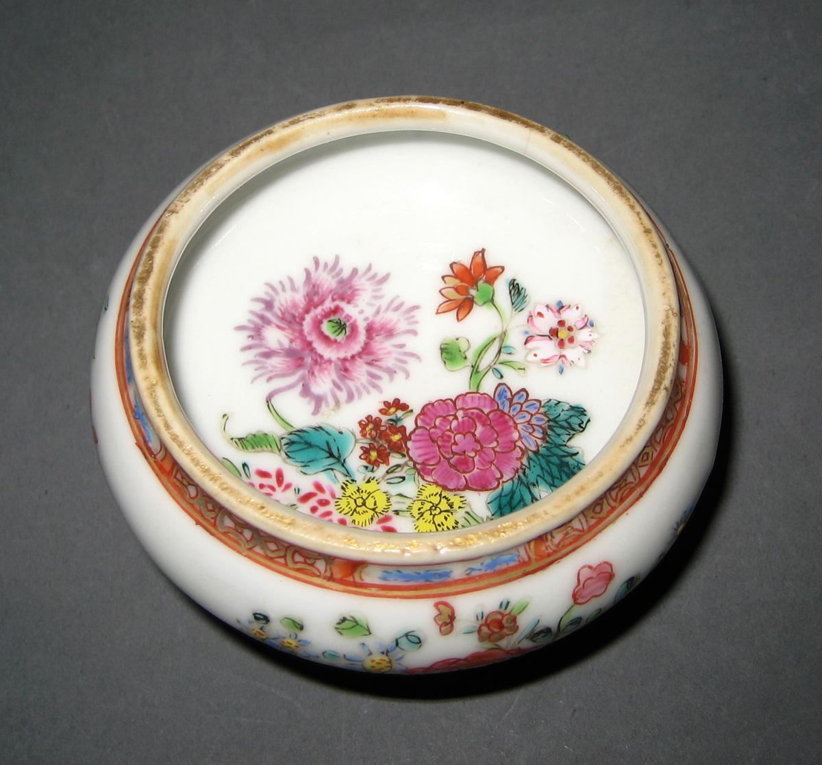 1966.0566.151 Salt Cellar top view