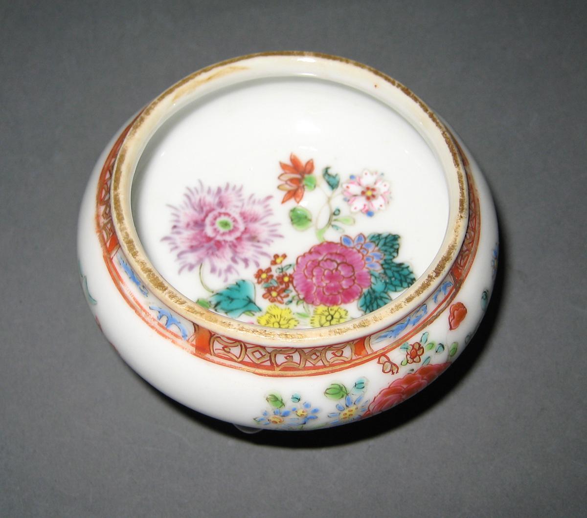 1966.0566.154 Salt Cellar top view