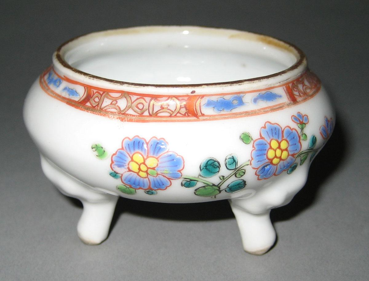1966.0566.155 Porcelain Salt Cellar view 2
