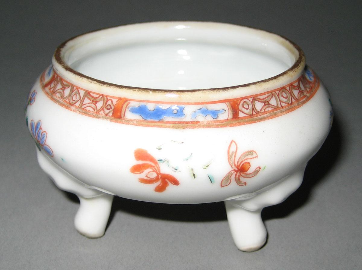 1966.0566.155 Porcelain Salt Cellar view 3