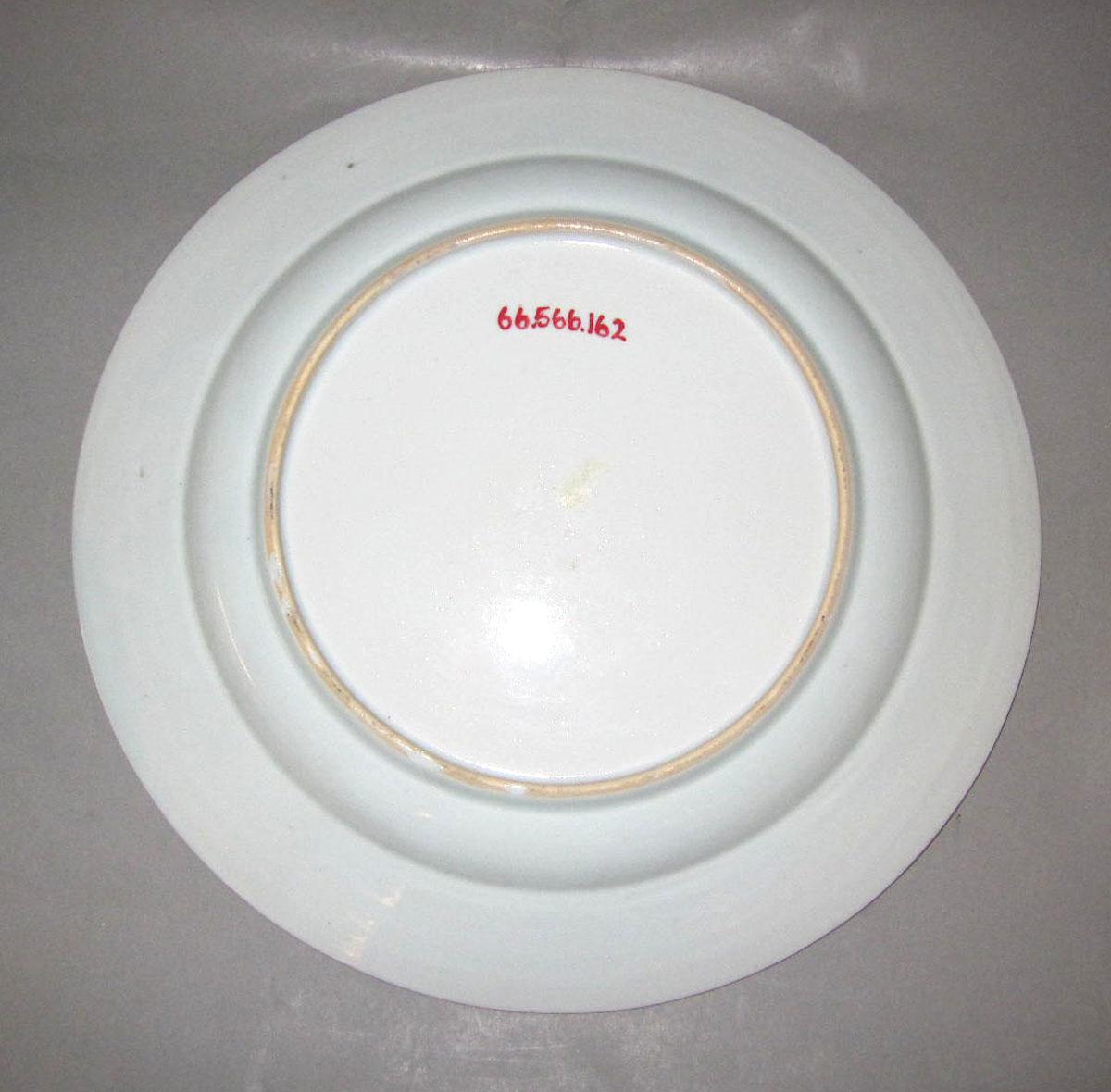 1966.0566.162 Porcelain plate underside