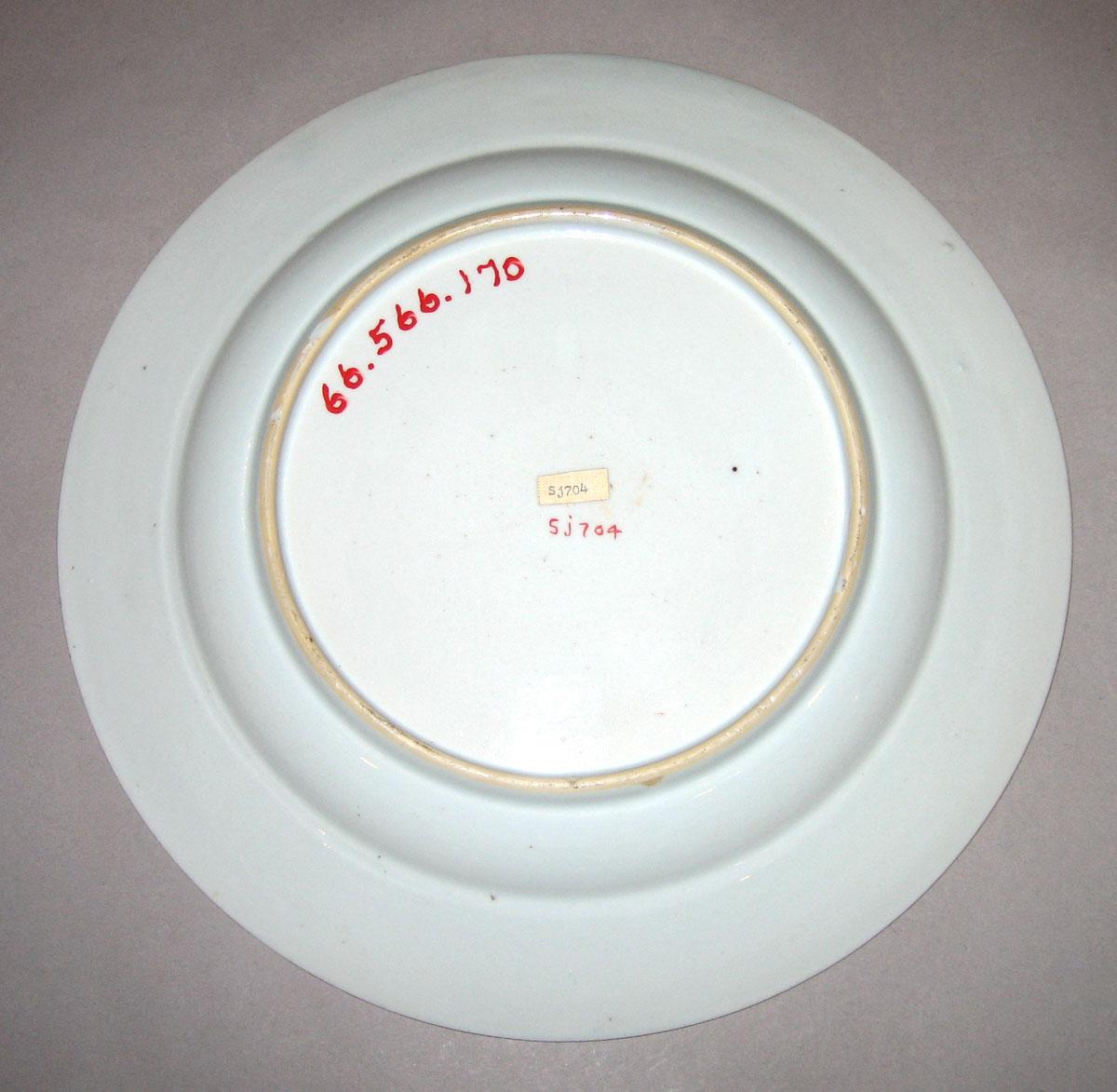 1966.0566.170 Plate, under side