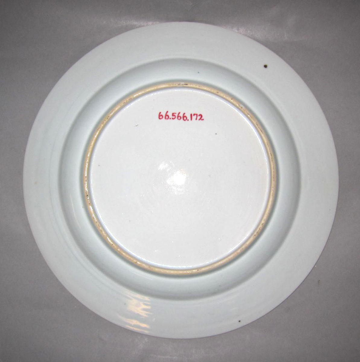 1966.0566.172 Porcelain plate underside