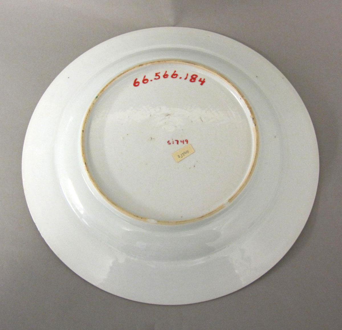 1966.0566.184 Porcelain plate underside