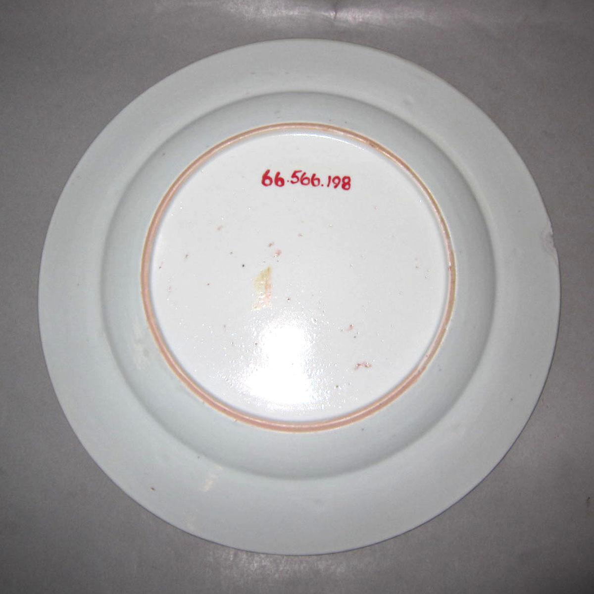 1966.0566.198 Porcelain plate underside