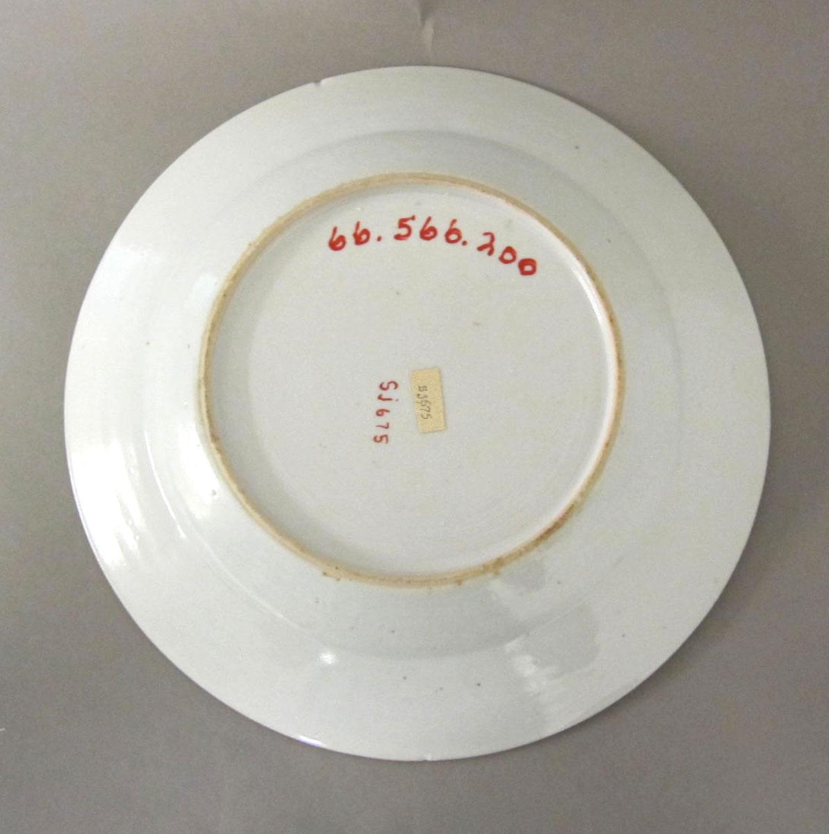 1966.0566.200 Porcelain plate underside
